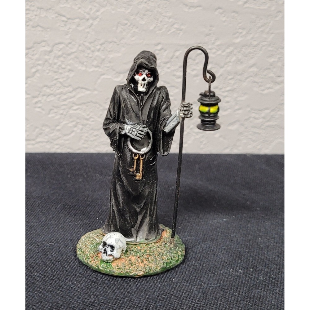Lemax Keymaster #02913 Figurine Spooky Town Halloween Village